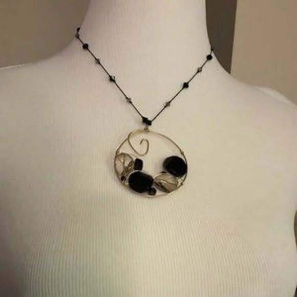 Wire Circle Pendant Beaded Necklace Handmade - Picture 2 of 9